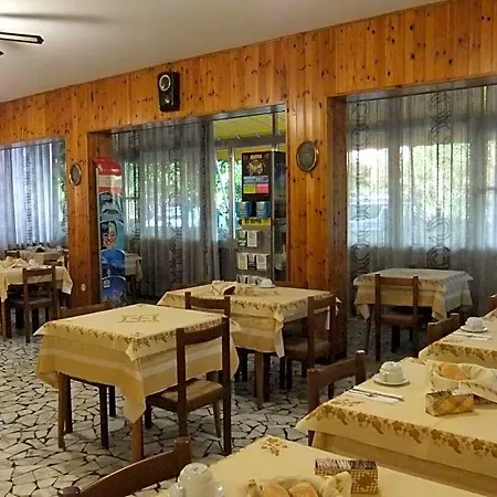 Naty Hotel
